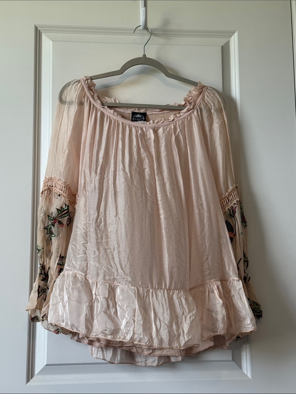 Boho Peasant Blouse in Light Pink with Embroidered Sleeves